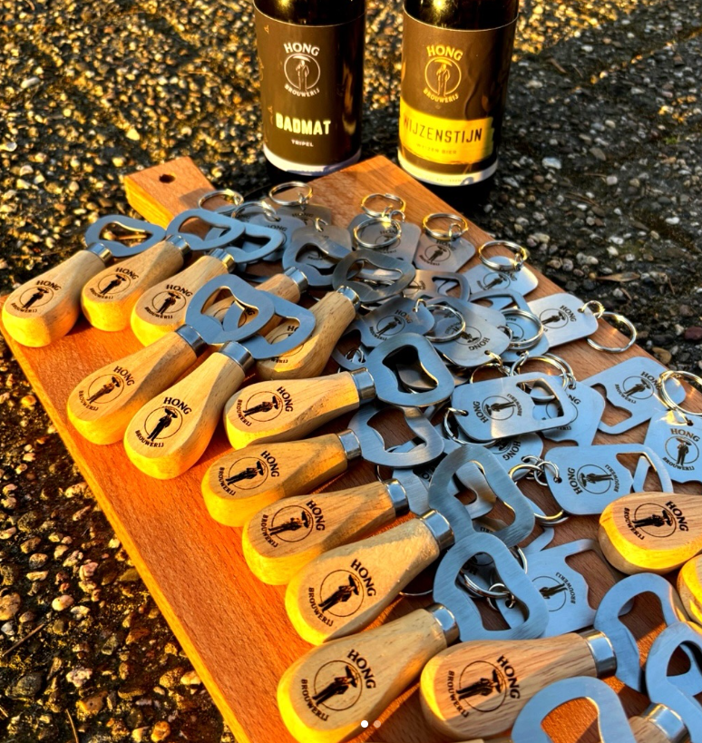 Gepersonaliseerde bieropeners en sleutelhangers voor Brouwerij HONG