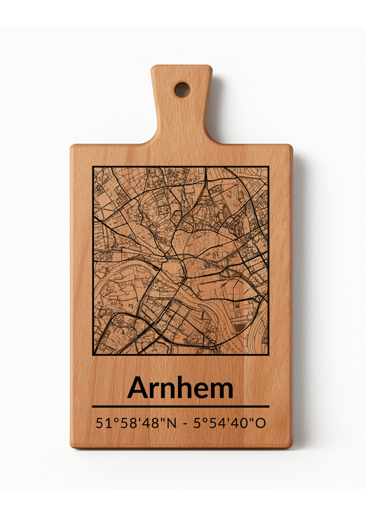 Snijplank Arnhem – Borrelplank van Beukenhout met Gravure Stadsplattegrond – Oakman Objects