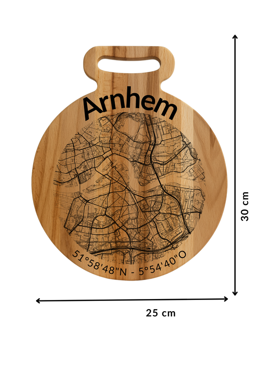 Snijplank Arnhem Rond – Borrelplank van Beukenhout met Gravure Stadsplattegrond – Oakman Objects