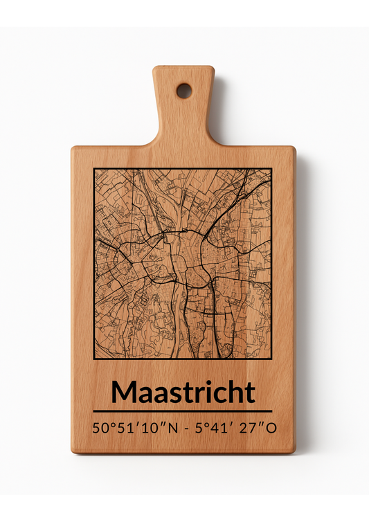 Snijplank Maastricht – Borrelplank van Beukenhout met Gravure Stadsplattegrond – Oakman Objects