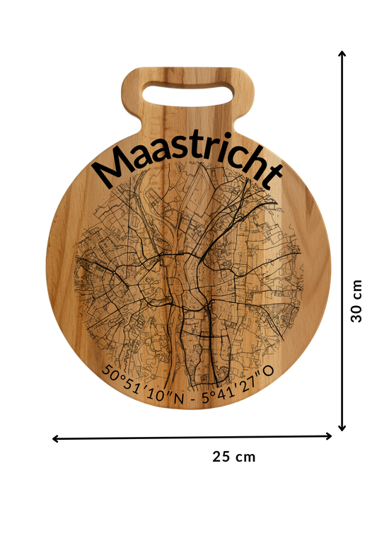 Snijplank Maastricht Rond – Borrelplank van Beukenhout met Gravure Stadsplattegrond – Oakman Objects