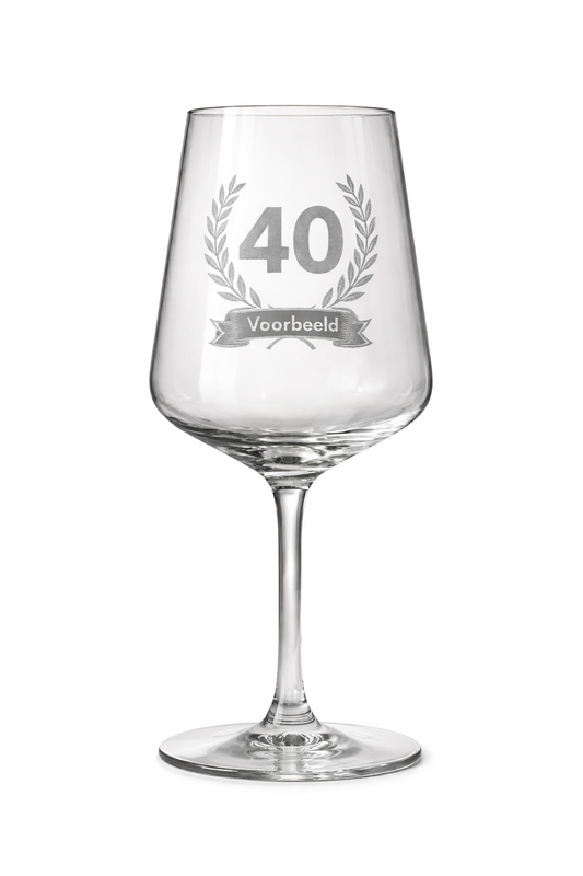 Luxe Gegraveerd Rode Wijnglas met Naam & 40 - Tijdloos Cadeau - 52 cl