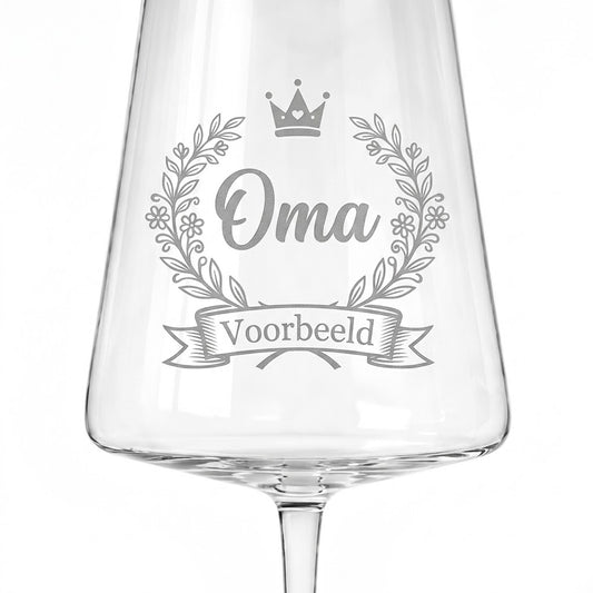 Gegraveerd wijnglas oma met naam - moederdagcadeau voor oma 52 cl