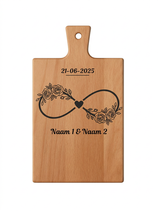 Gepersonaliseerde borrelplank met infinity gravure