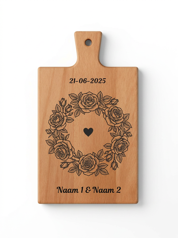Gepersonaliseerde borrelplank met rozenkrans gravure - Trouwcadeau