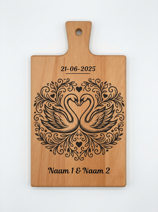 Gepersonaliseerde borrelplank met zwanen gravure