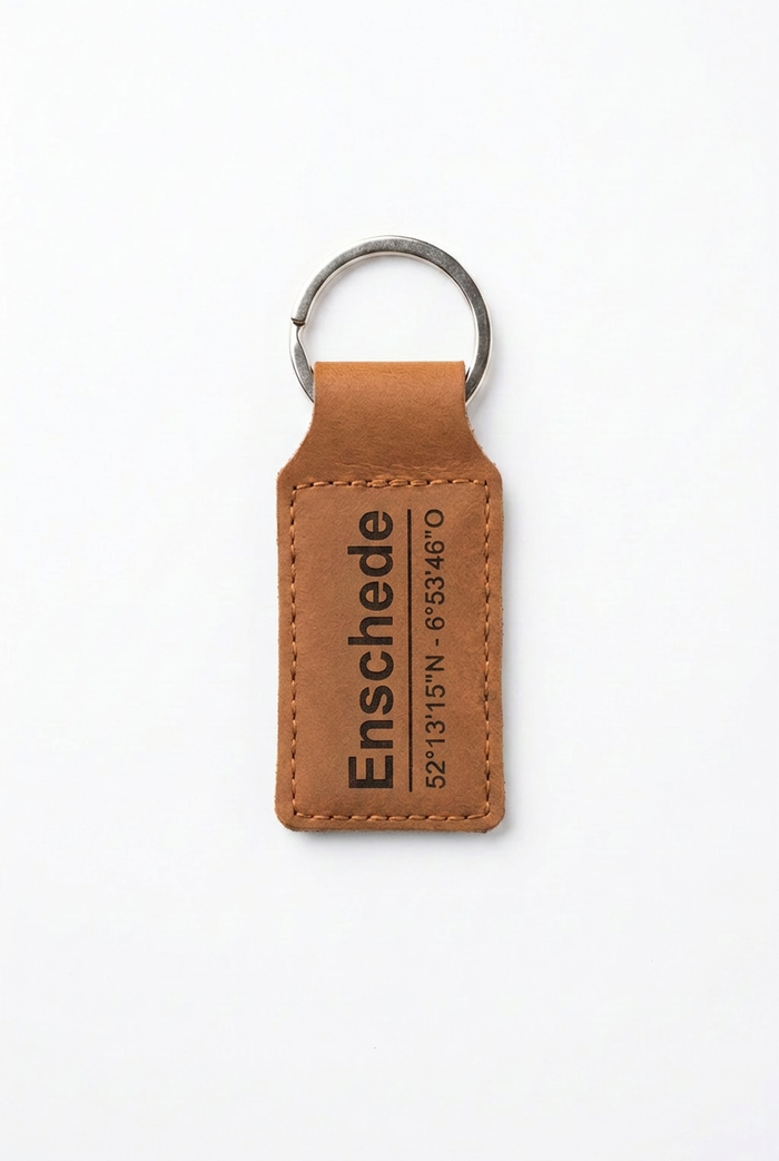 Leren sleutelhanger Enschede - Handgemaakt persoonlijk cadeau