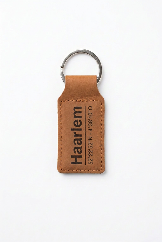 Leren sleutelhanger Haarlem met coördinaten - OakMan Objects