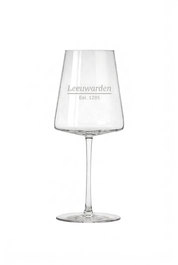 Gegraveerd wijnglas Leeuwarden met Stadsnaam en Stadsoprichting - Gepersonaliseerd cadeau