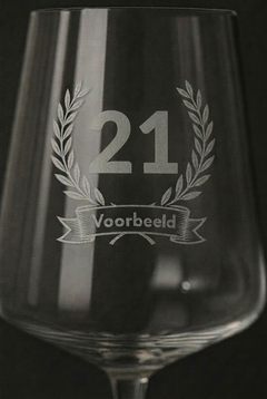 Gegraveerd wijnglas 21e verjaardag met naam - 52 cl