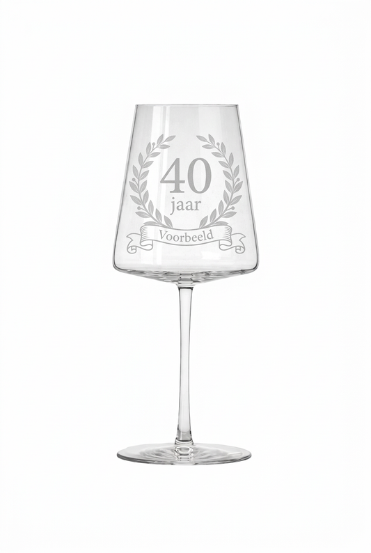 Gegraveerd wijnglas 40e verjaardag met naam - staand