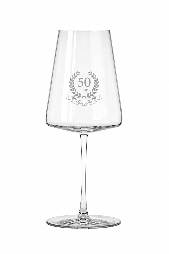 Gegraveerd wijnglas 50e verjaardag met naam | 52 cl