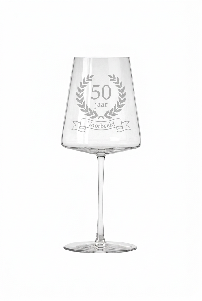 Gegraveerd wijnglas 50e verjaardag met naam - 52 cl