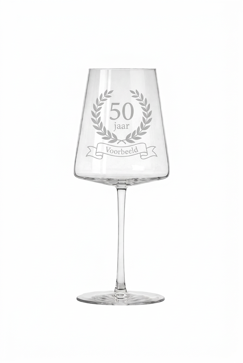 Gegraveerd wijnglas 50e verjaardag met naam - 52 cl