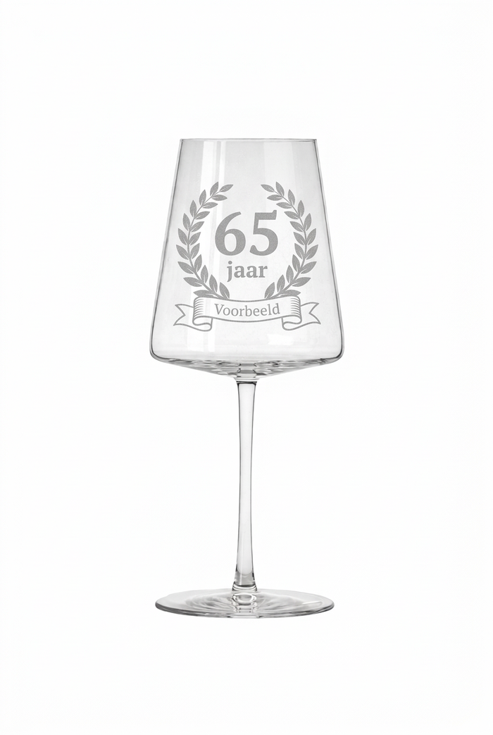 Gegraveerd wijnglas 65e verjaardag met naam - 52 cl