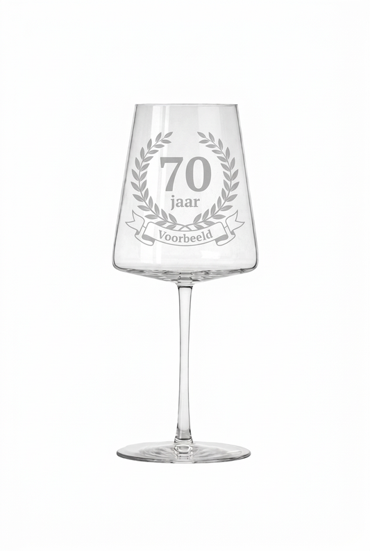 Gegraveerd wijnglas 70e verjaardag met naam - staand