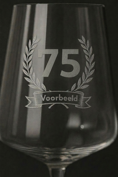 Gegraveerd wijnglas 75e verjaardag met naam - 52 cl