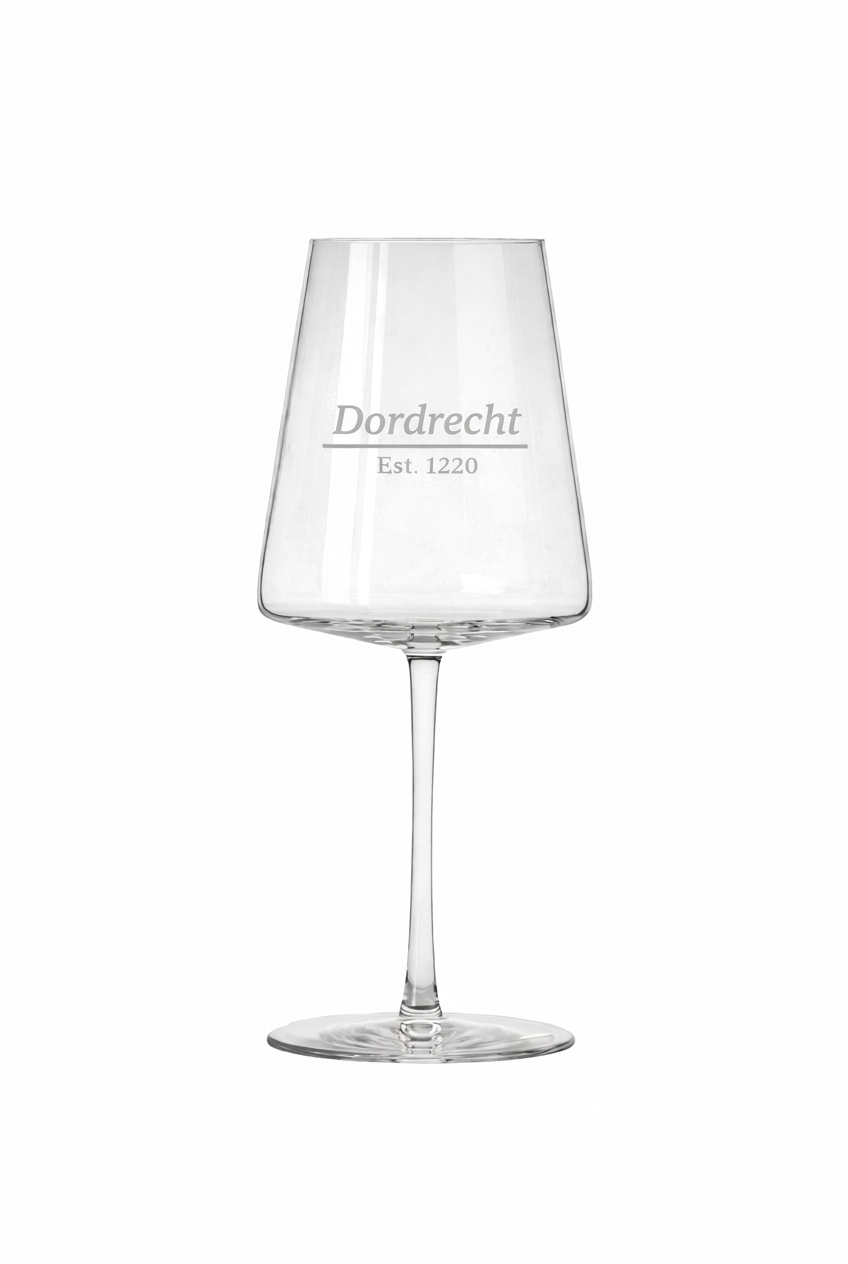 Gegraveerd wijnglas Dordrecht met datum stadsrechten - Uniek cadeau - 52 cl