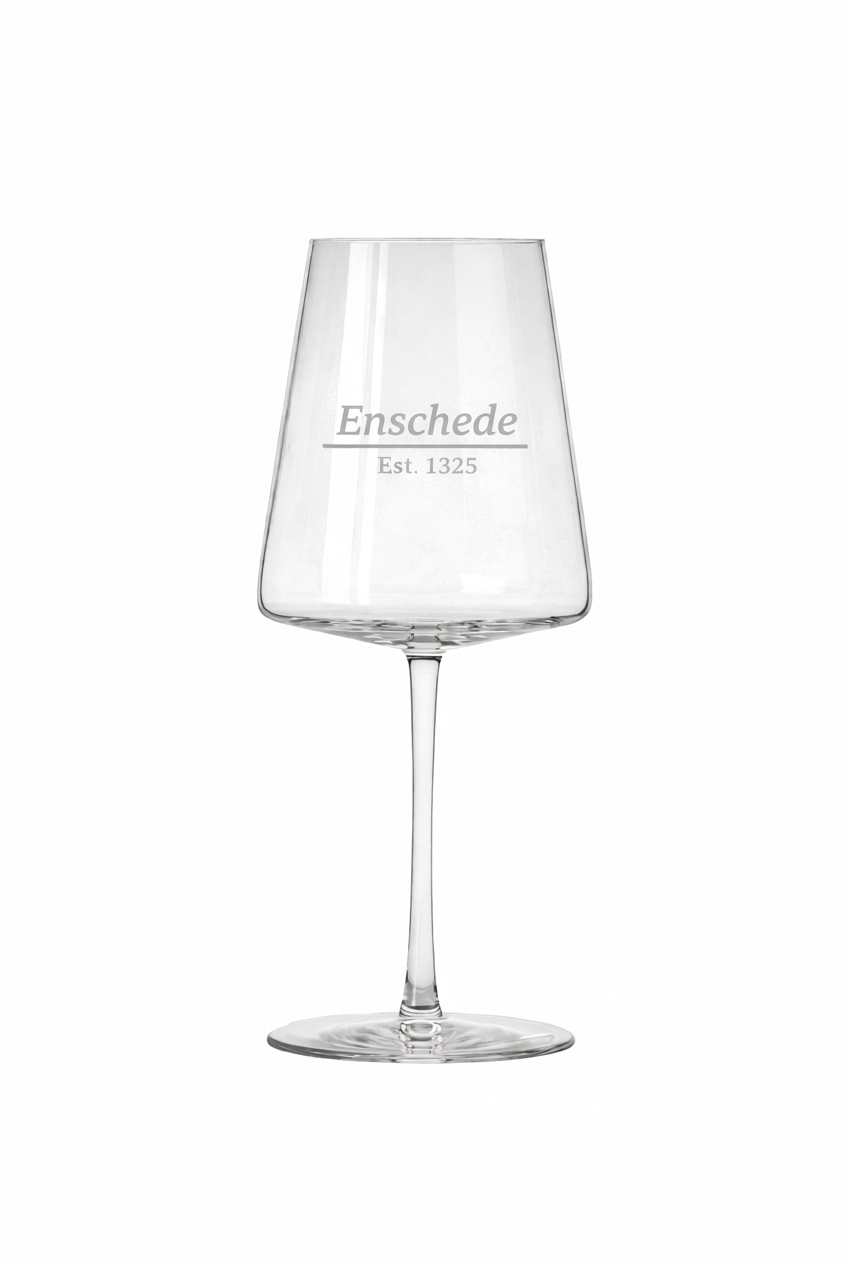 Gegraveerd wijnglas Enschede met datum stadsrechten - Uniek cadeau - 52 cl