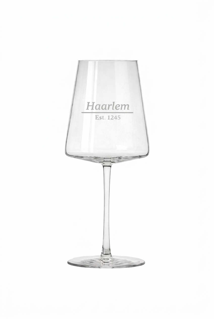 Gegraveerd wijnglas Haarlem met datum stadsrechten - Uniek cadeau - 52 cl