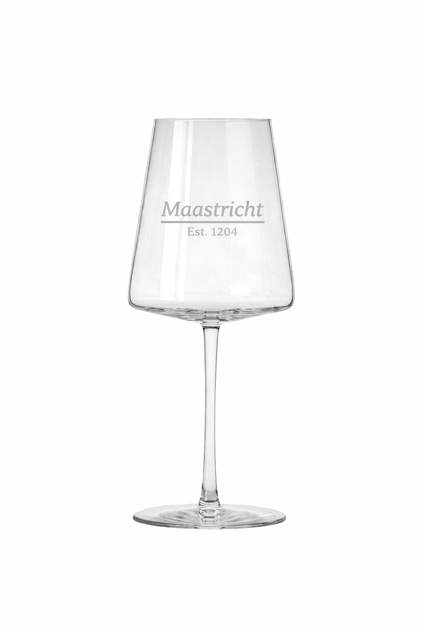Gegraveerd wijnglas Maastricht met datum stadsrechten - Uniek cadeau - 52 cl