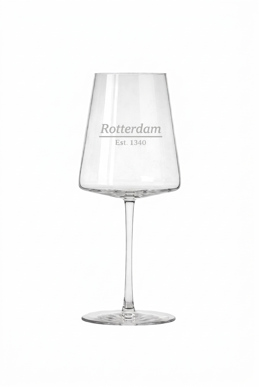 Gegraveerd wijnglas Rotterdam met datum stadsrechten - Uniek cadeau - 52 cl