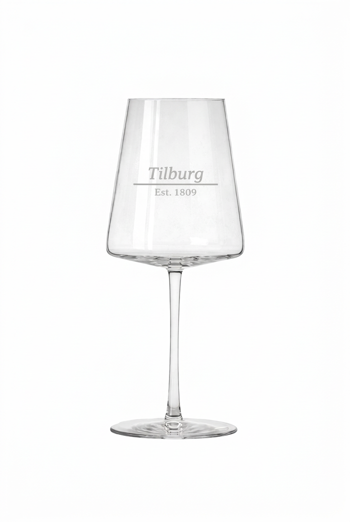 Gegraveerd wijnglas Tilburg met datum stadsrechten - Uniek cadeau - 52 cl