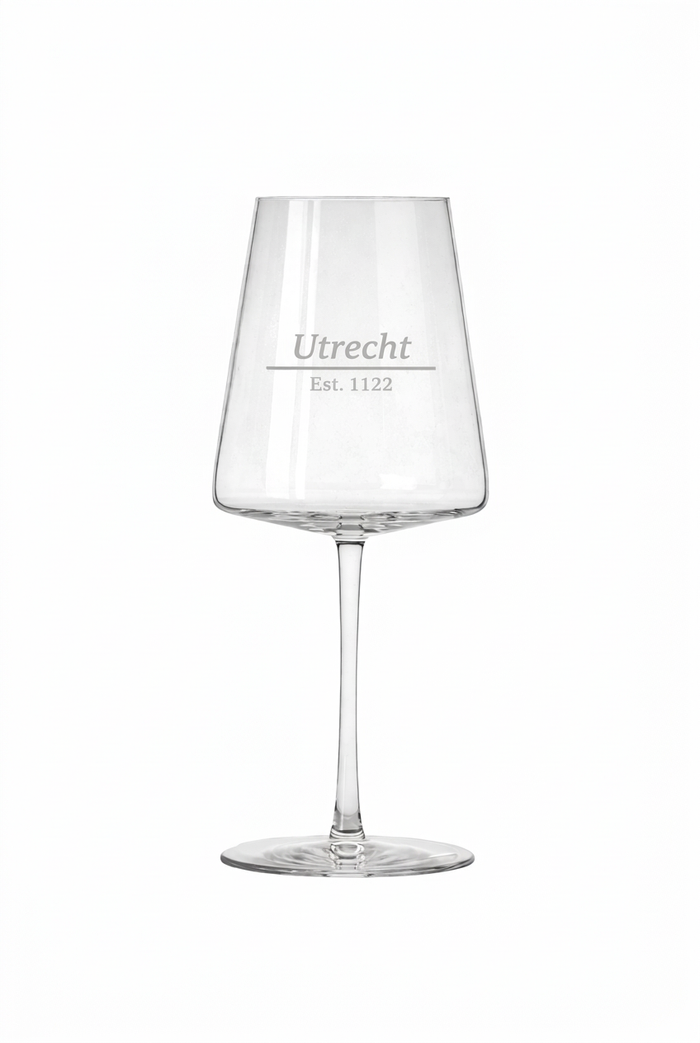 Gegraveerd wijnglas Utrecht met datum stadsrechten - Uniek cadeau - 52 cl